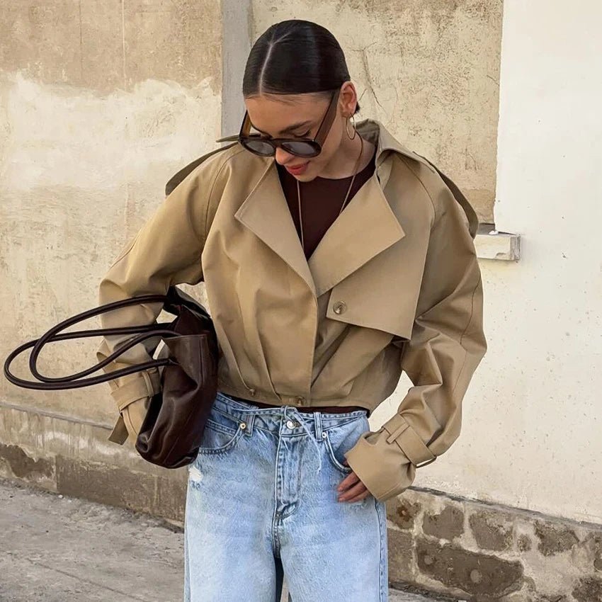 Lola kort plisseret trenchcoat