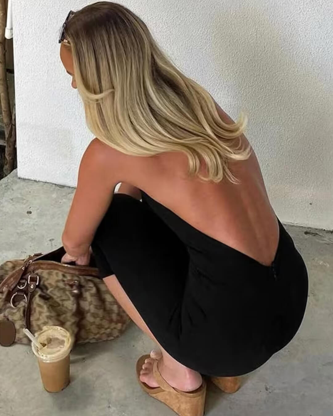 Lucy halterneck-jumpsuit med bar ryg