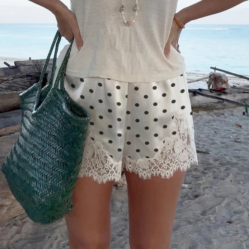 Lucy satinshorts med blonde og prikker