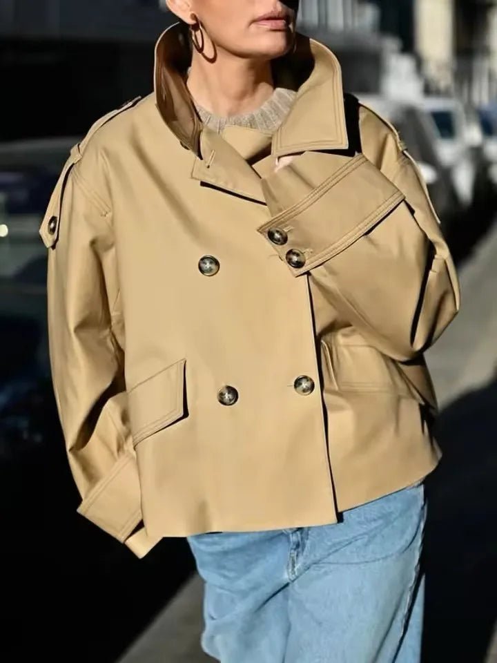 Lucy kort trenchcoat med opretstående krave