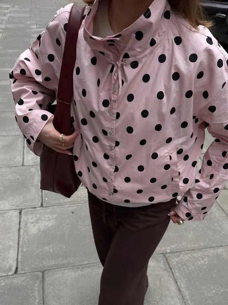 Margaret prikket jakke med snøre