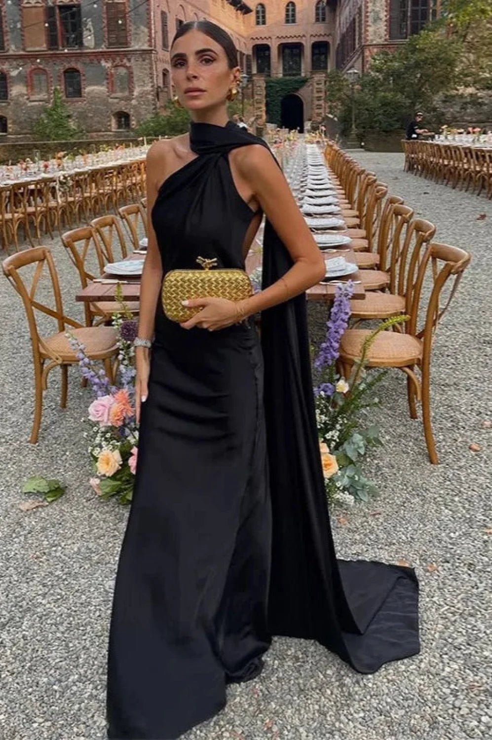Mila satinkjole med halterneck