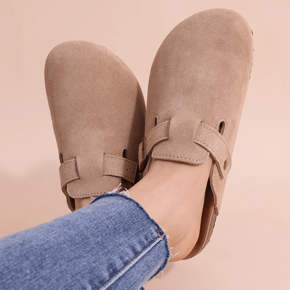 Minerva slip-on-sandaler med justerbart spænde