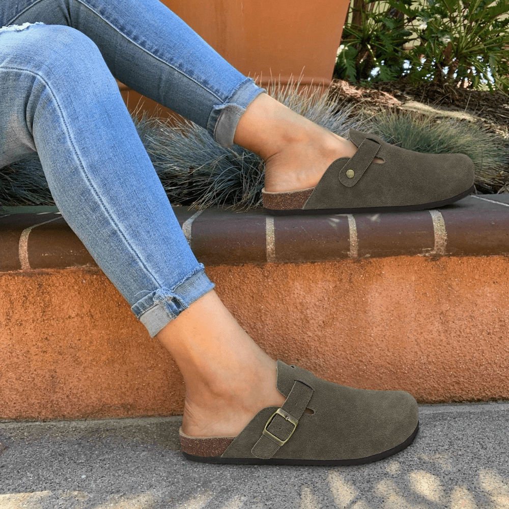 Minerva slip-on-sandaler med justerbart spænde