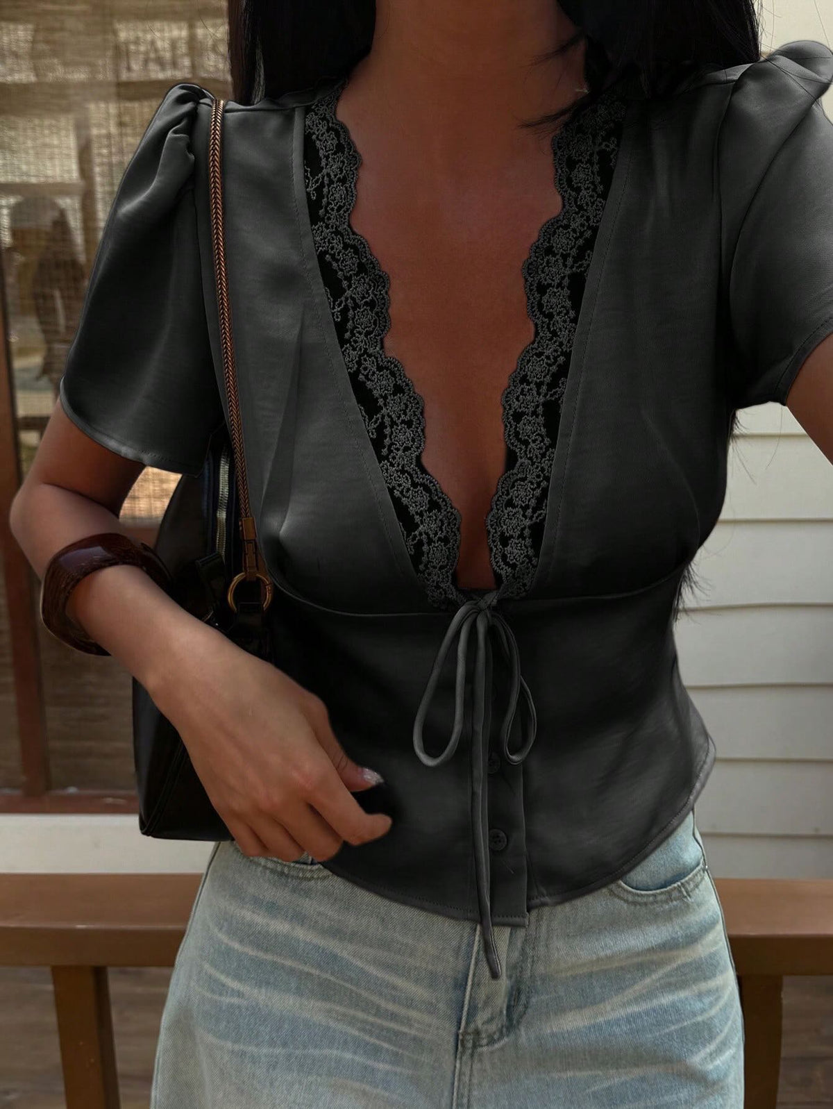 Nathalie satinbluse med blonder