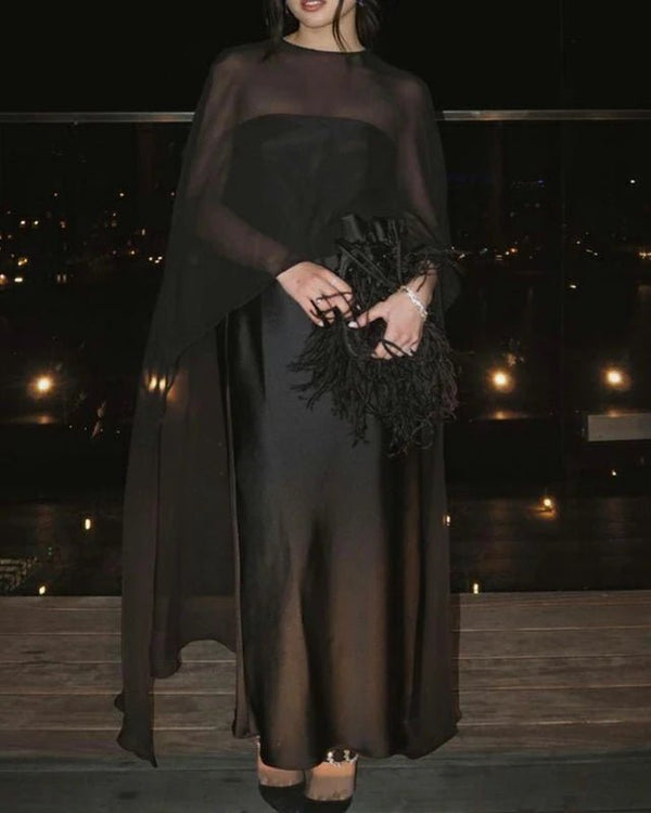 Niamh prikket cape med asymmetrisk længde