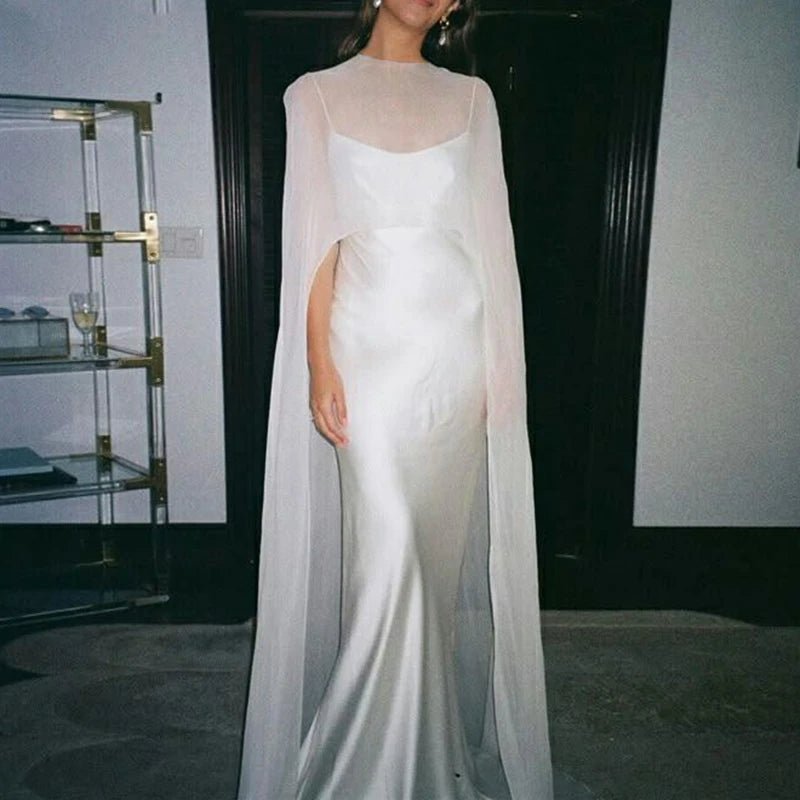 Niamh prikket cape med asymmetrisk længde
