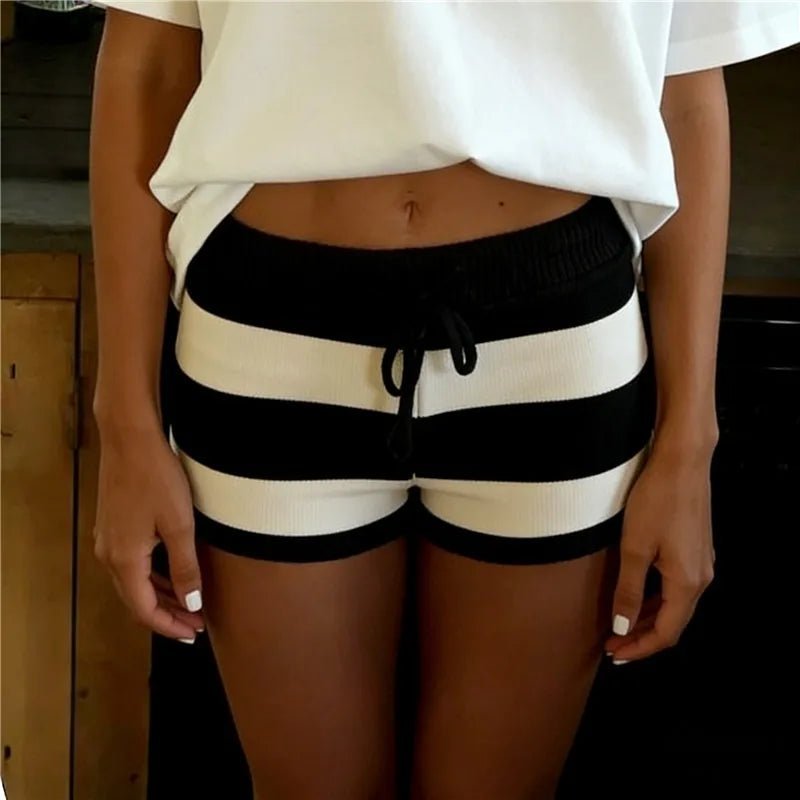 Nina stribede strikshorts