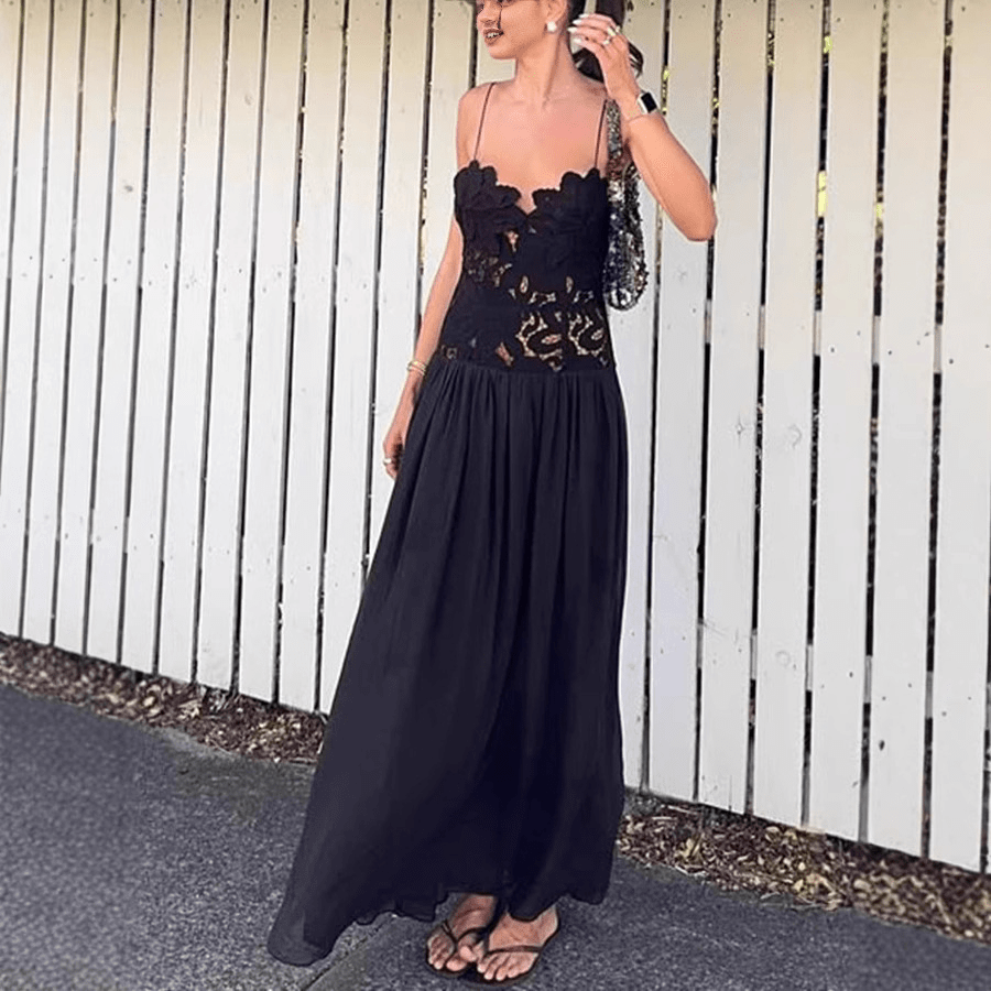 Orla halterkjole i blondemesh