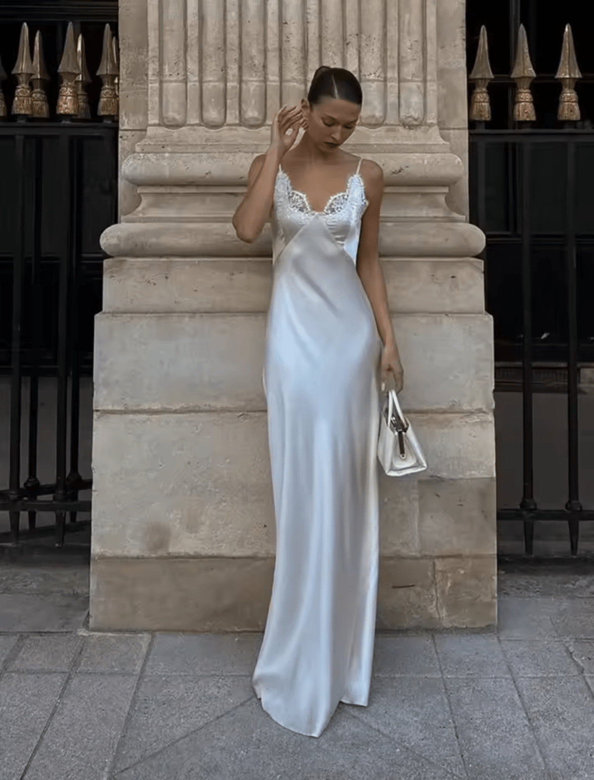 Piper maxi-kjole i satin med blonder