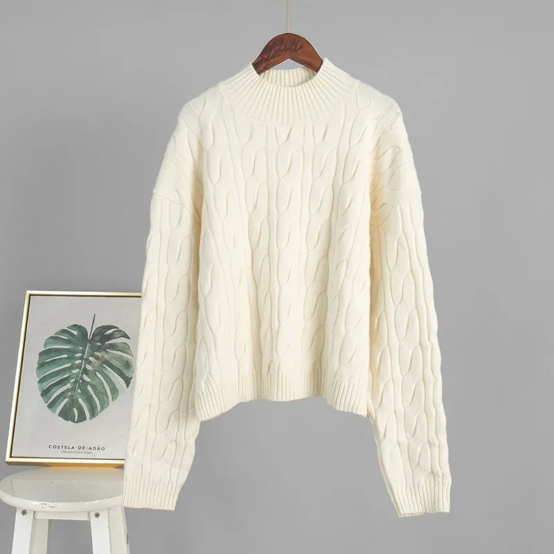 Freja-sweater i kabelstrik med høj hals