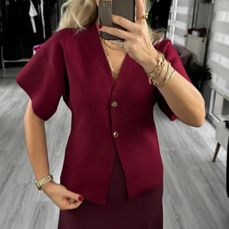 Ribstrikket cardigan med V-hals og knapper