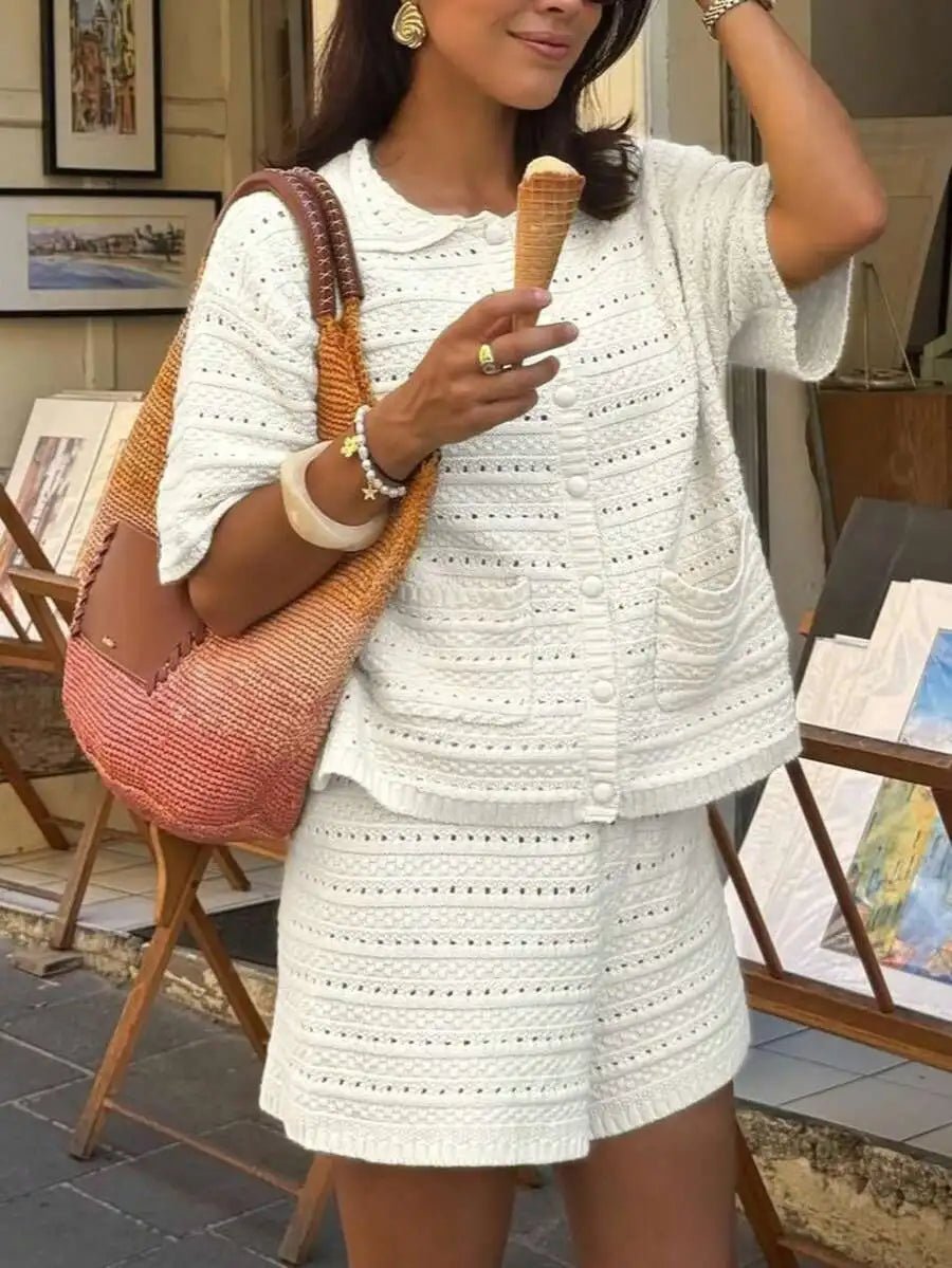 Sasha ensfarvet strikket sæt med cardigan og shorts
