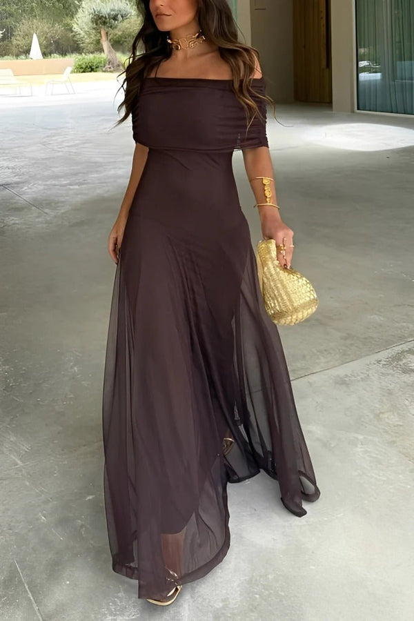 Sienna off-shoulder maxikjole med rynkedetaljer