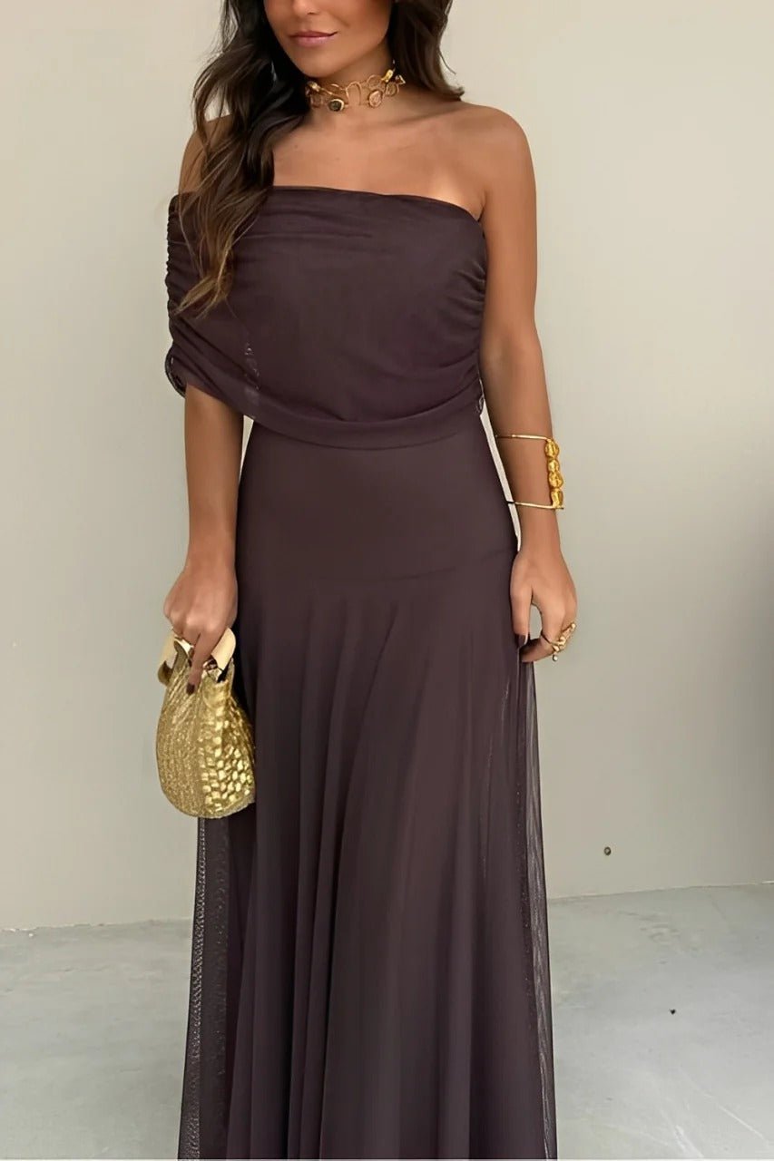 Sienna off-shoulder maxikjole med rynkedetaljer
