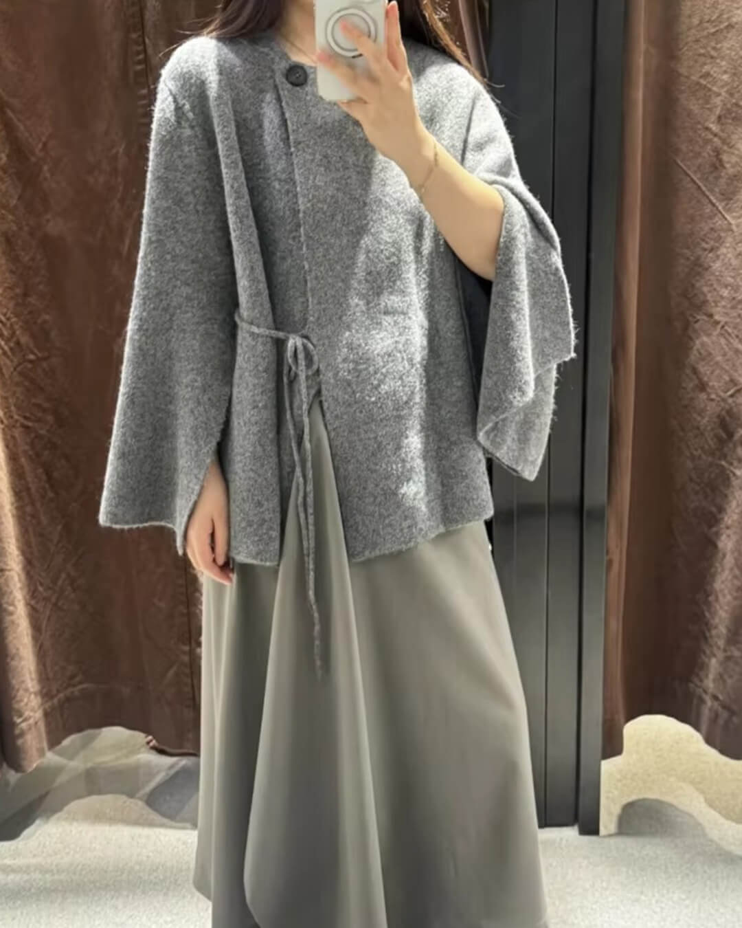 Suzette cardigan med slids og flagermusærmer