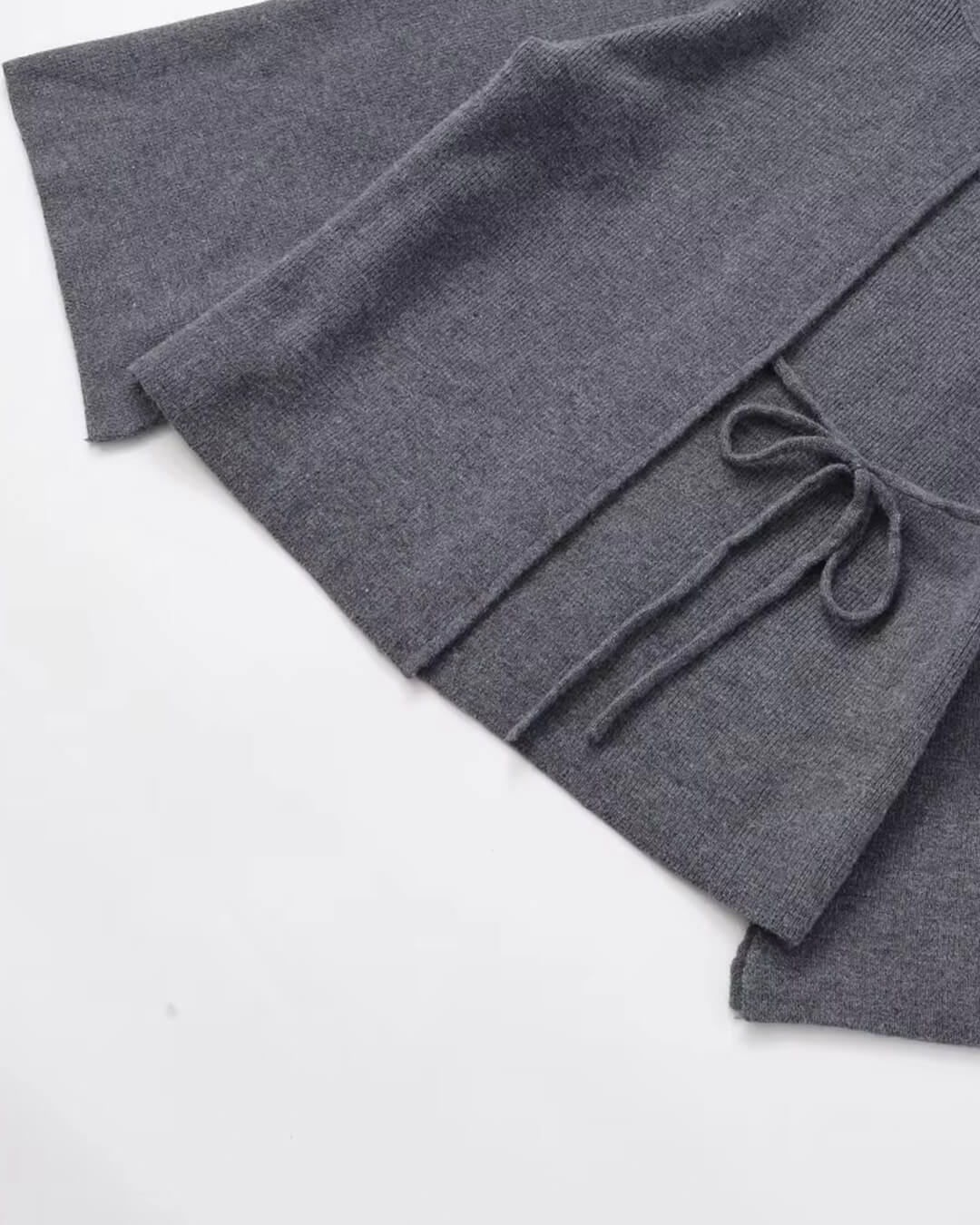Suzette cardigan med slids og flagermusærmer