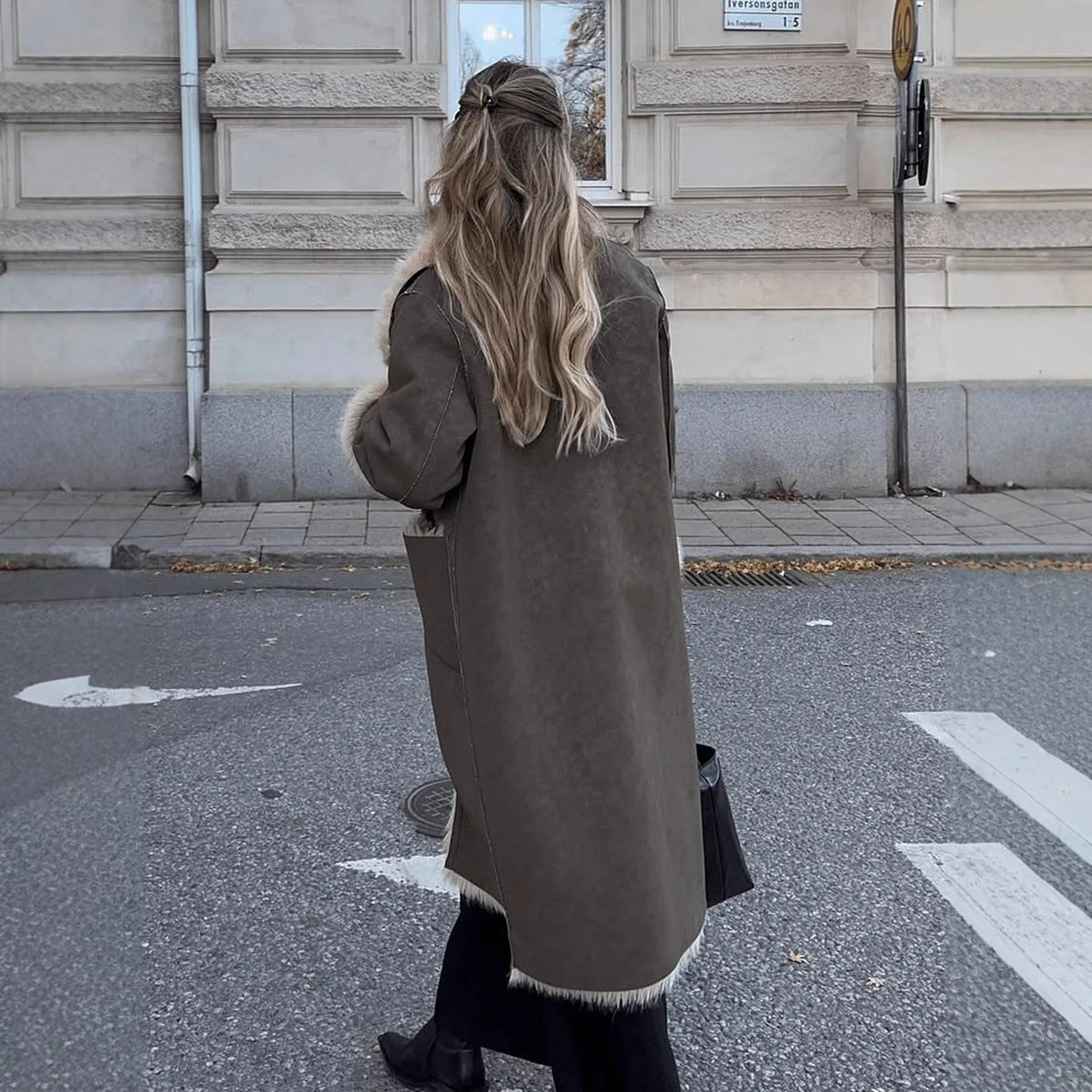 Sydney lang frakke i imiteret pels og ruskind