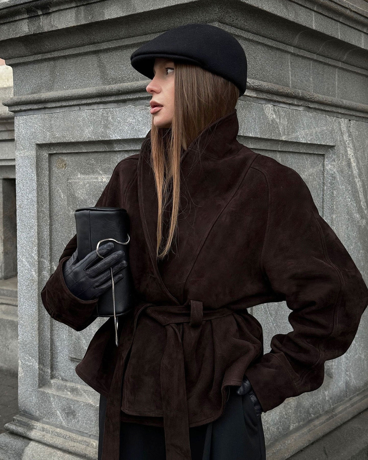 Teresa trenchcoat i ruskind med bælte