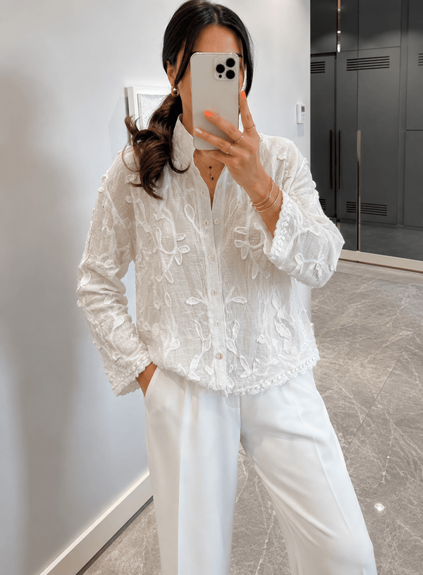 Tina bluse med lange ærmer og broderi